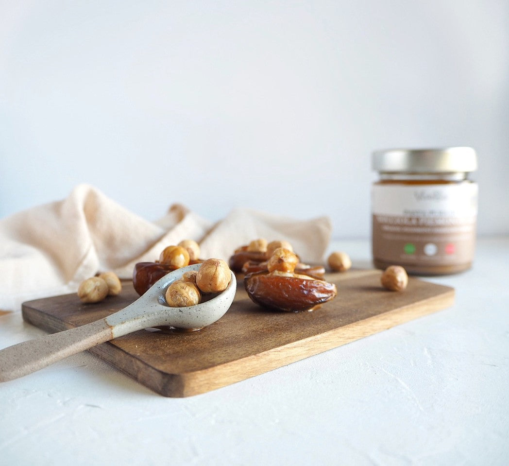 Gefüllte Datteln mit Haselnussmus – VivoBio Gefüllte Datteln mit Haselnussmus – VivoBio